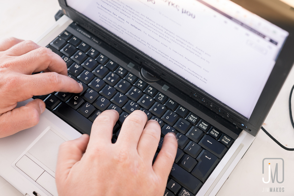 BizzBuz: Four Writing Tools for Social Media Content