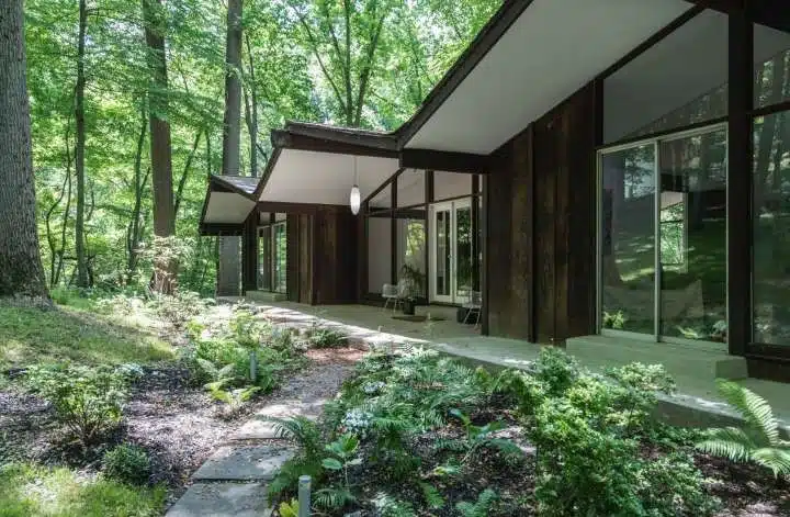 House of the Week: An Airy Sanctuary in the Woods of Penn Valley