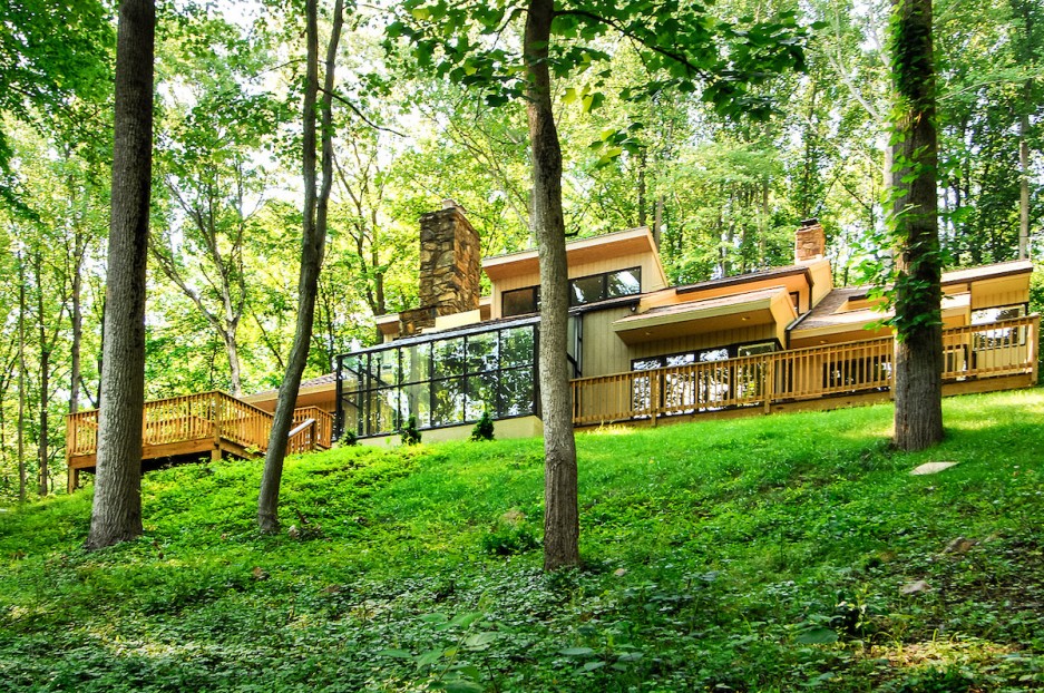 House of the Week: Gorgeous Pottstown Forest Retreat