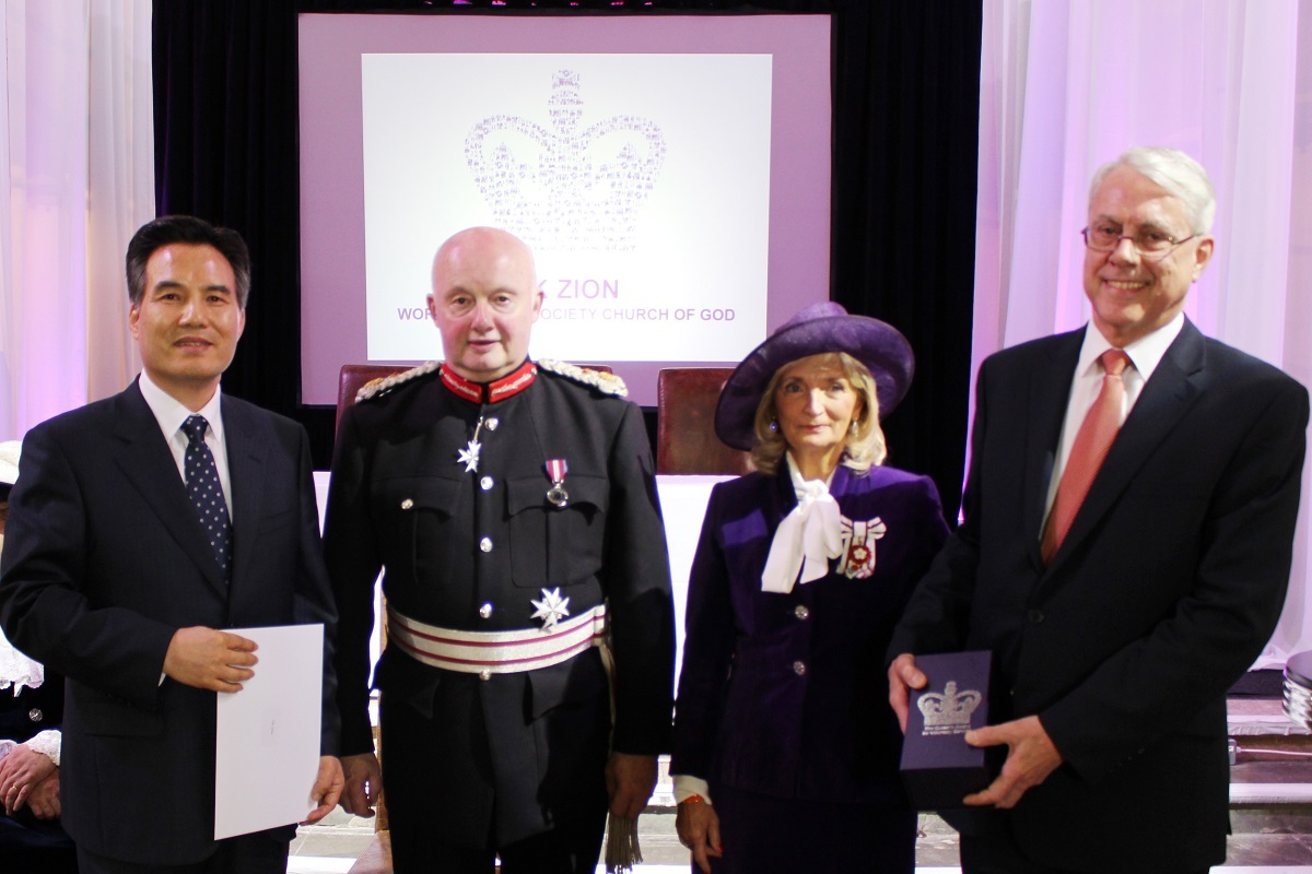 Queen Elizabeth II Honors Jenkintown Church for Volunteerism