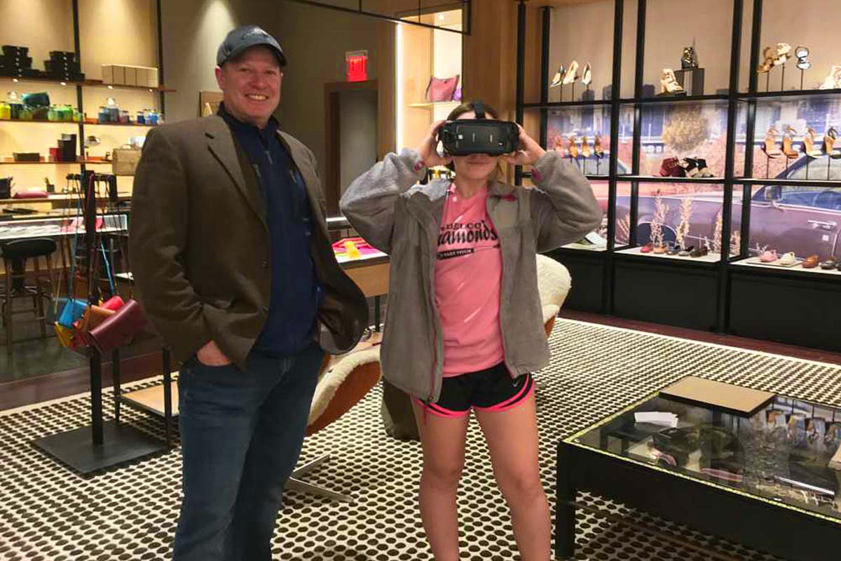 Coach in King of Prussia Mall Offers Customers Chance to Revisit New York  Fashion Week in 3D
