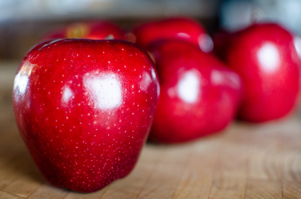 One red apple…displaced by a Gala