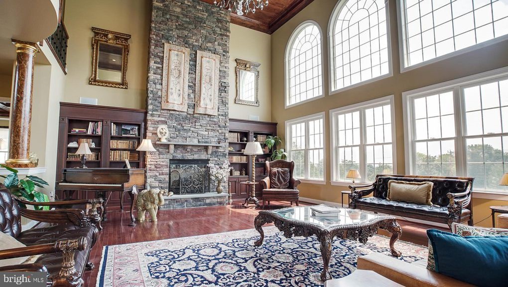 House of the Week: Mansion living under $1 million