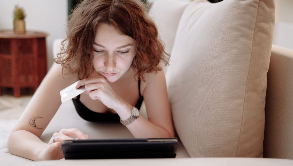 Wiser Wealth: 7 Ways to Reduce Anxiety Over Holiday Overspending