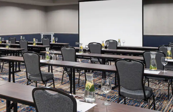 Alloy hotel meeting room montco