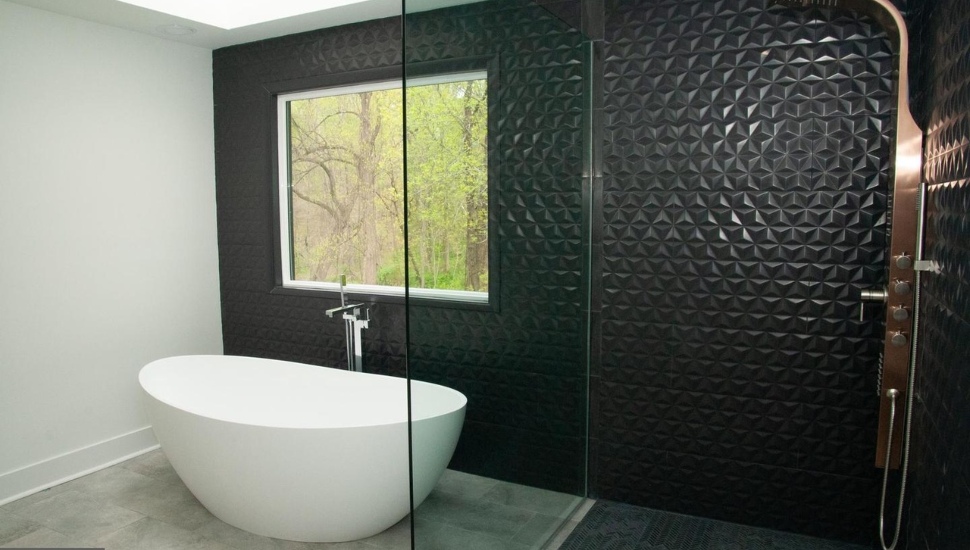 Gladwyne home bathtub bathroom