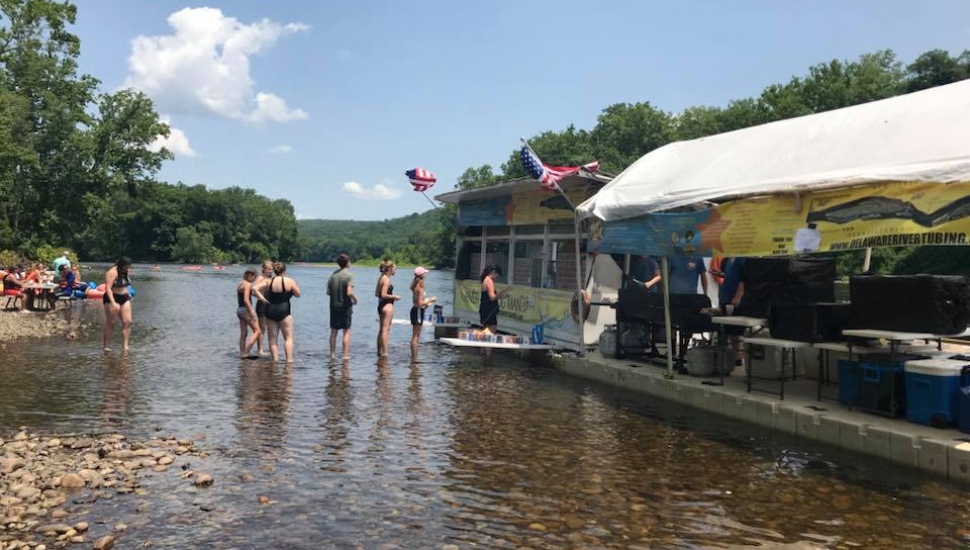 hot dog man stand delaware river