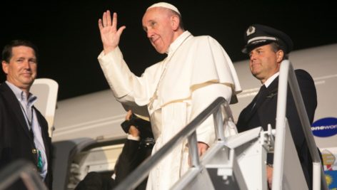 Governor Wolf and First Lady Wolf Bid Farewell to Pope Francis