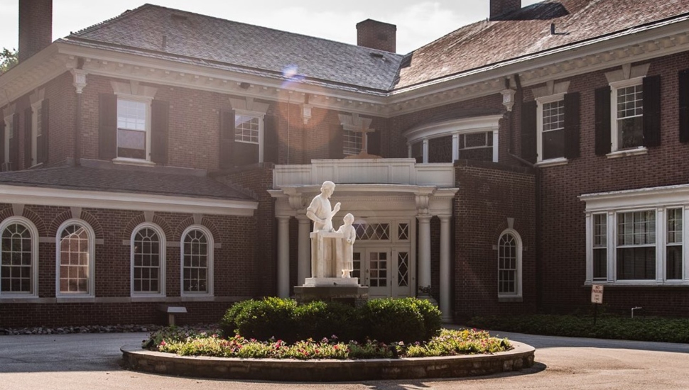 Malvern Retreat House Channels the Spirit of Its Century-Long History to Undertake Bold Reimagining