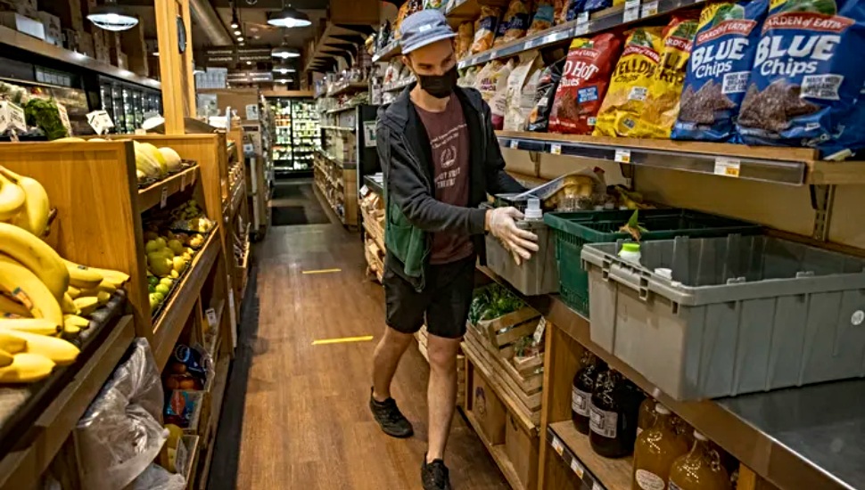 groceries clerk