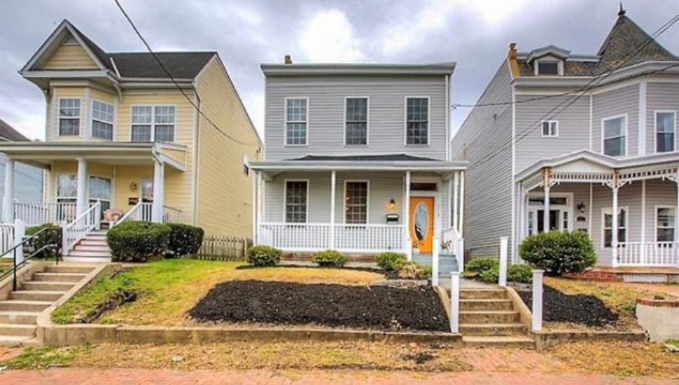 row of houses in residential real estate market