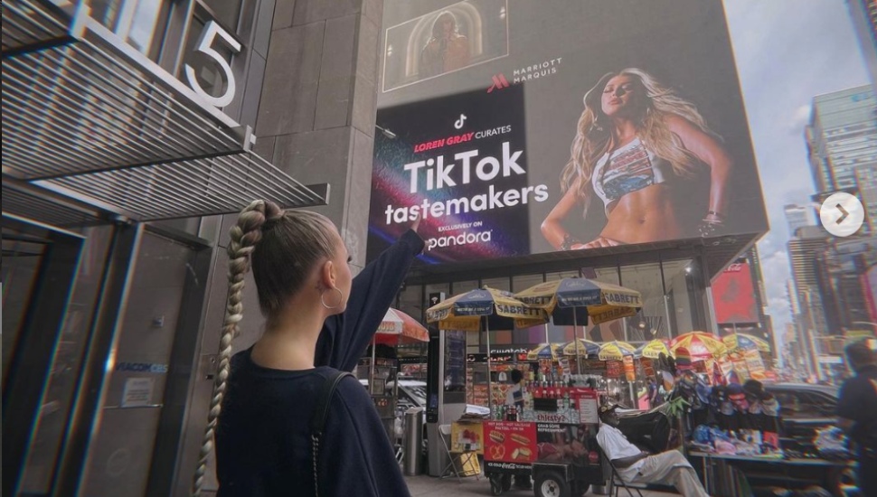 loren Gray in Times Squre