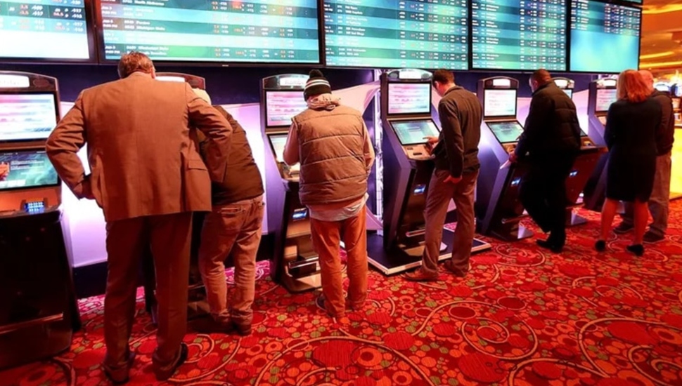 people gambling at Parx sportsbook