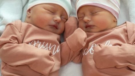 baby twin girls swaddlou