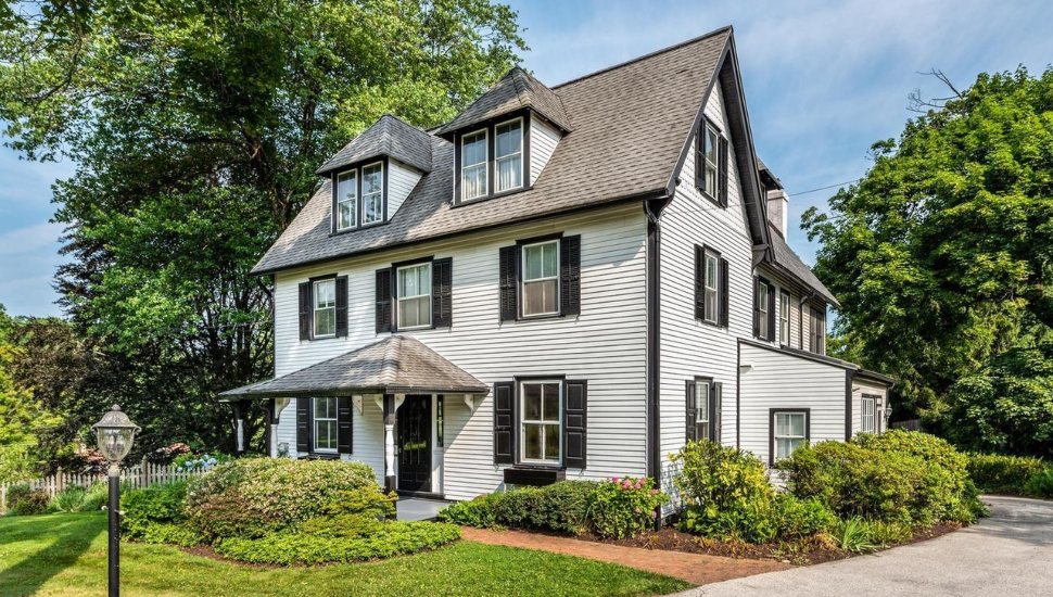 Colonial Farmhouse in Penn Valley
