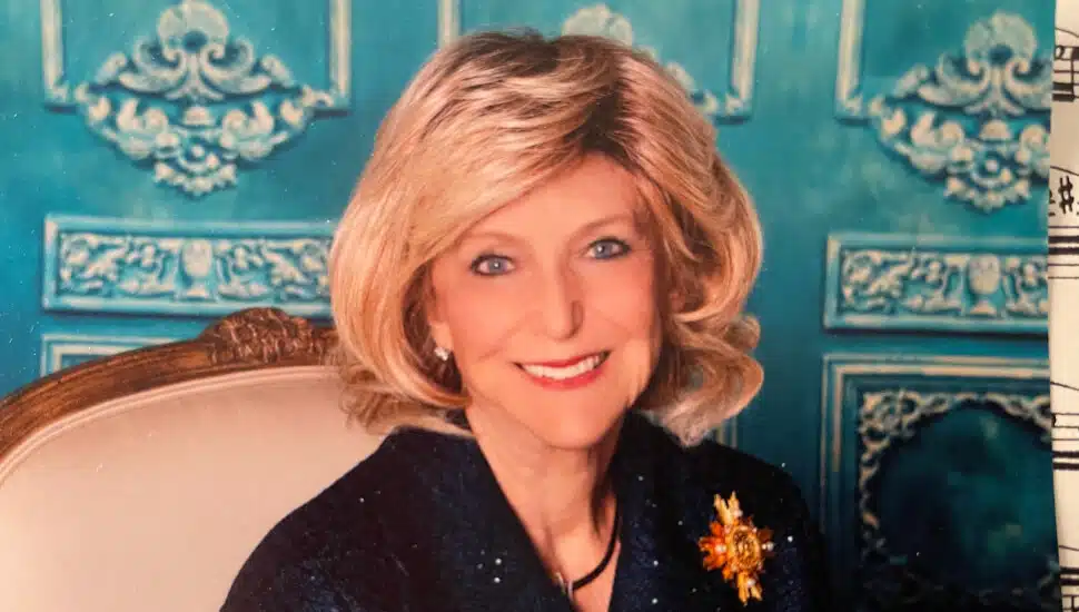 Dr. Vail Garvin headshot