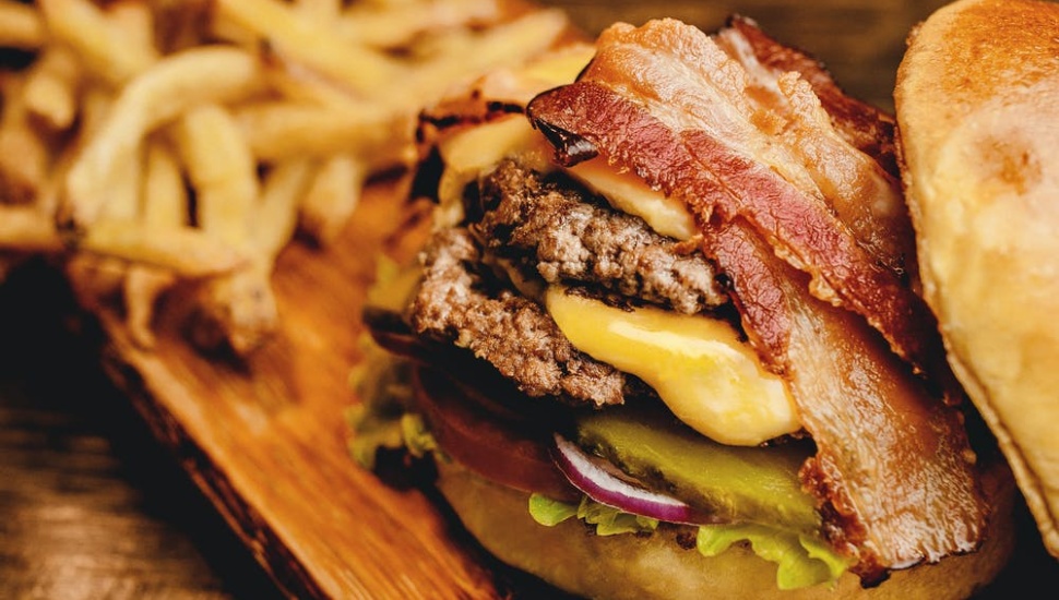 bacon burger w fries