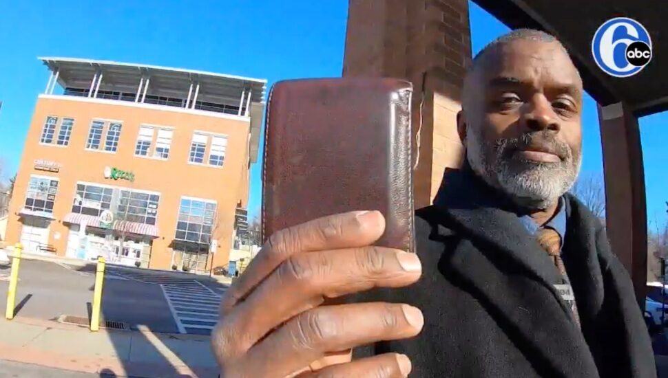 man holds missing wallet