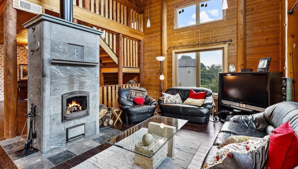 Amish-Built Log House — a Paradigm of Quality Craftsmanship — Hits the Market