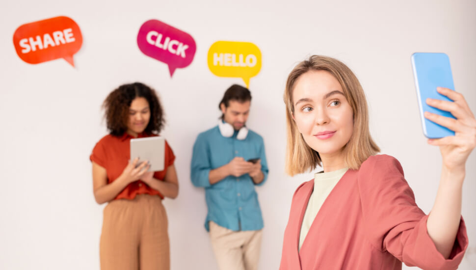 social media woman