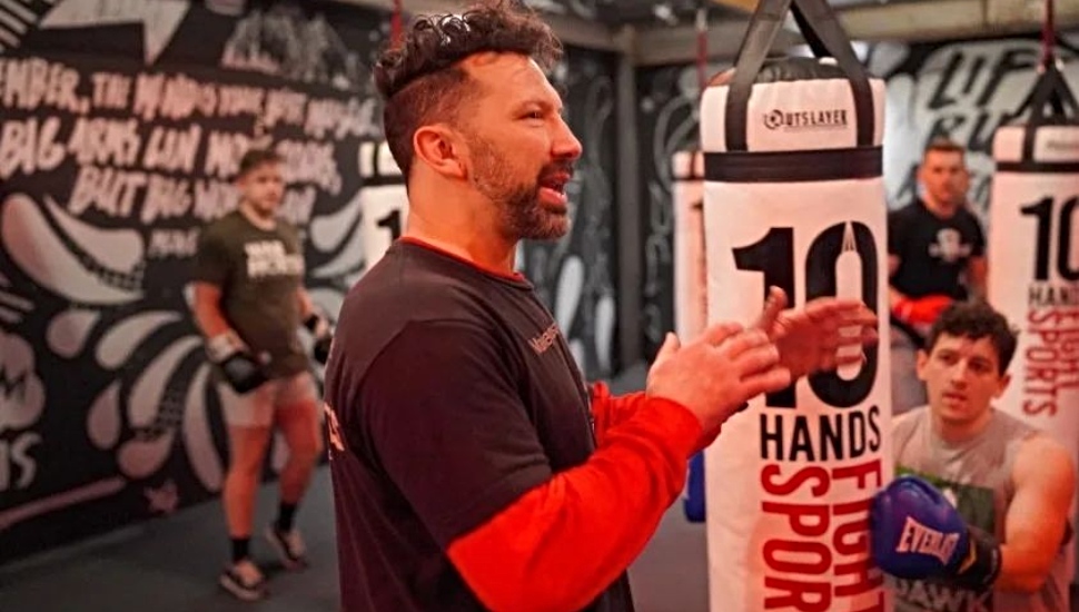 10 Hands Fight Sports