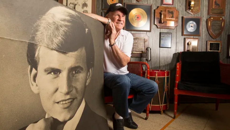 BobbY Rydell with his picture