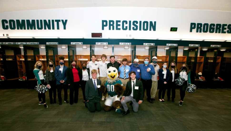 kids with mascot