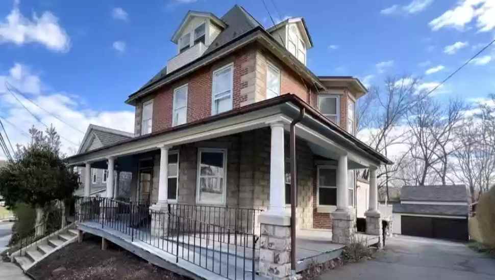 Malvern Bank House of the Week: A Schwenksville Dwelling with a 1870s Skin Covering 2020s Chic