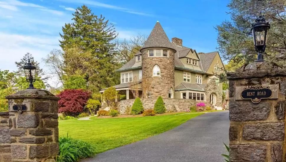 house with turret