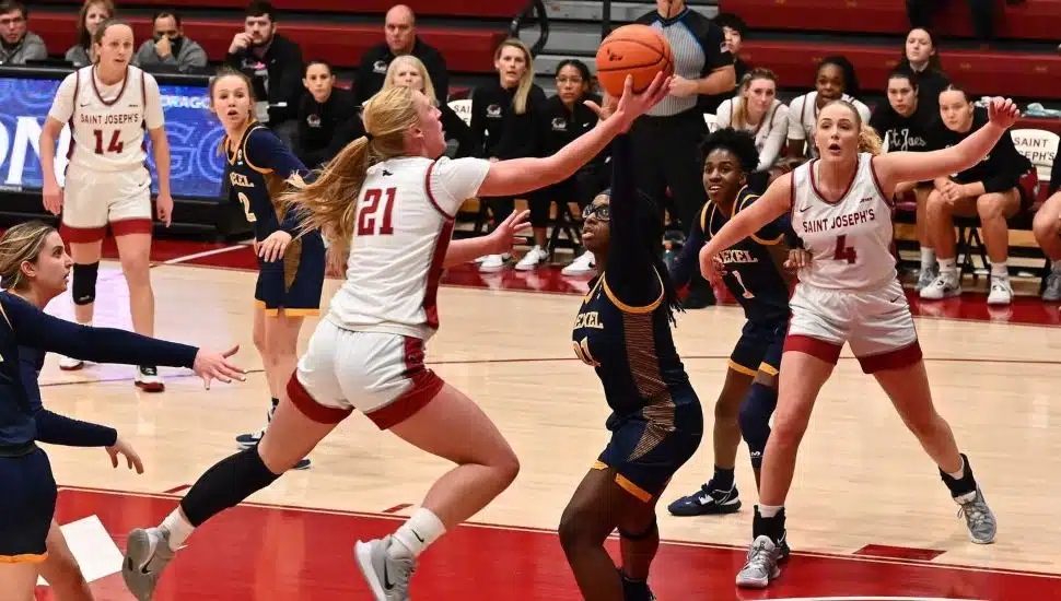 women playing basketball