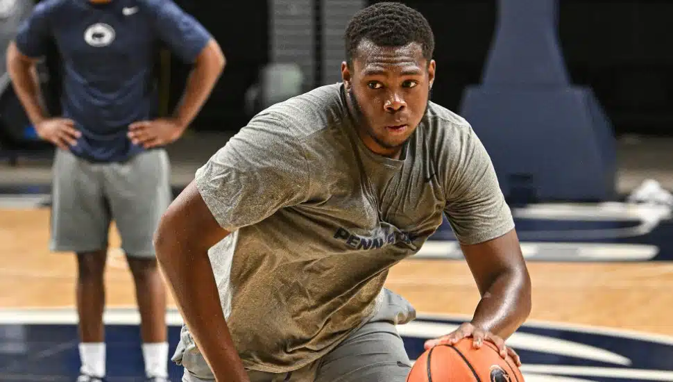 Demetrius_Lilley with ball