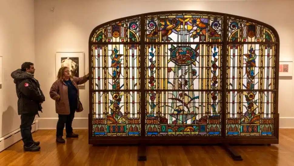Horn & Hardart stained glass window