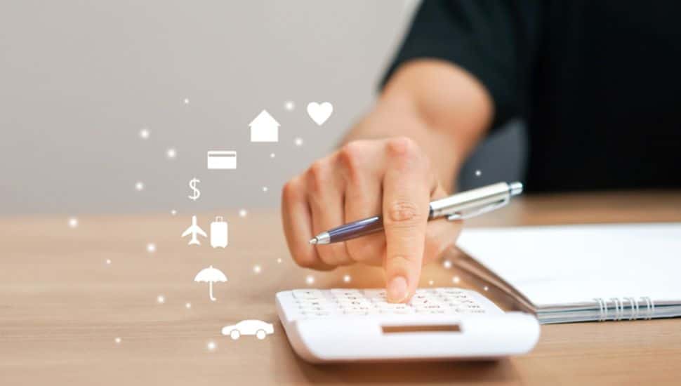 calculating household budget expense