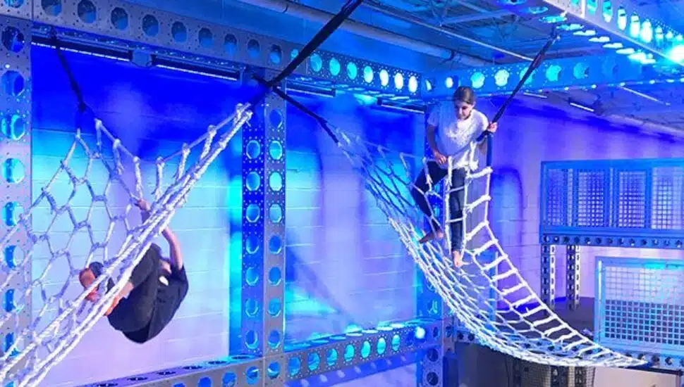 kids climbing at Thrillz