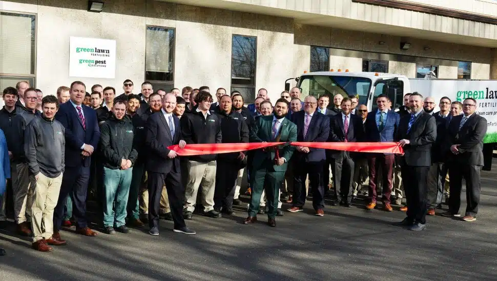 Green Lawn Fertilizing Puts Down Strategic Roots in North Wales