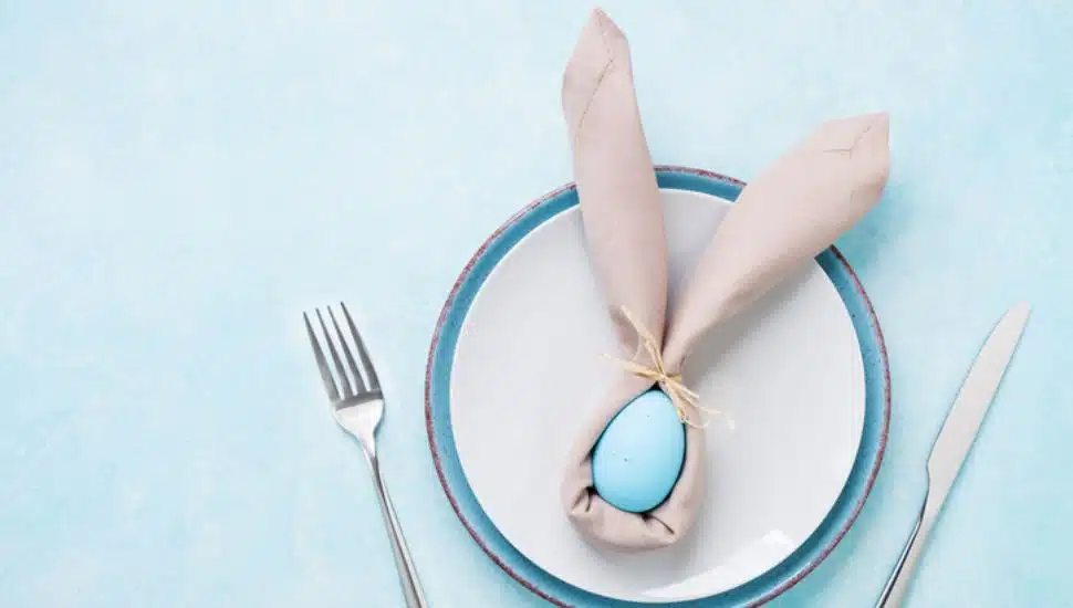 easter setting blue