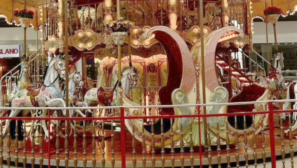 plymouth meeting mall carousel