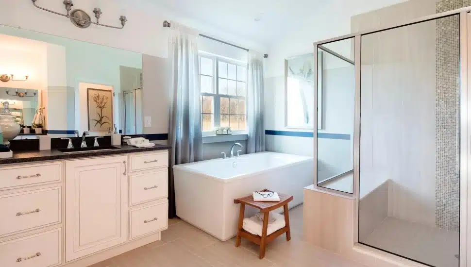 Bathroom of 1001 County Line Road via Realtor.com.