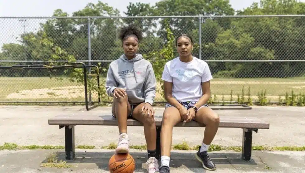 Sisters Taylor Linton and Cire Worley.