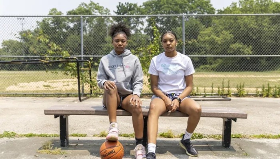 Sisters Taylor Linton and Cire Worley.