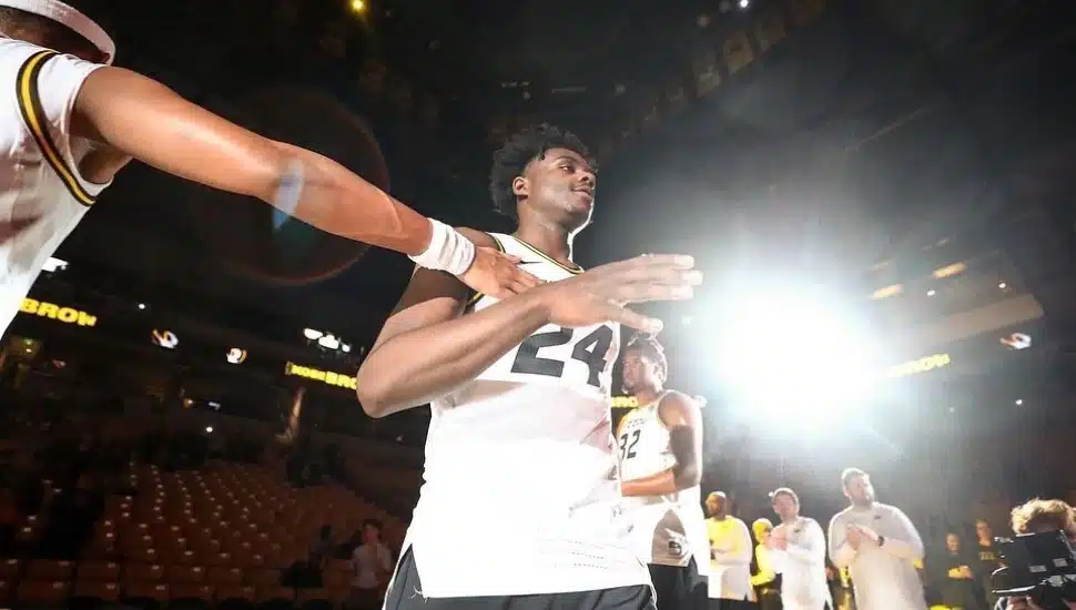 Kobe Brown playing for the University of Missouri.