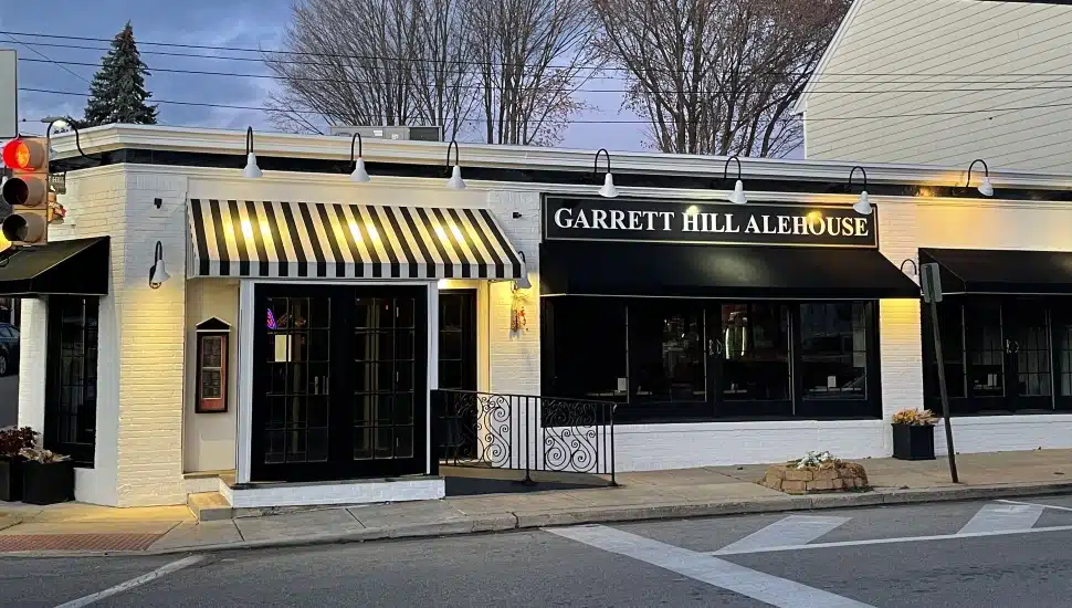 The entrance to Garrett Hill Alehouse.