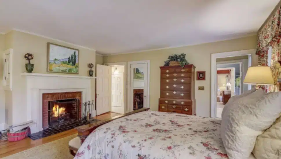 Bedroom at 225 Glenn Road in Ardmore.
Image via Realtor.com.