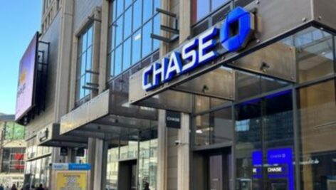 External shot of a Chase Bank.
