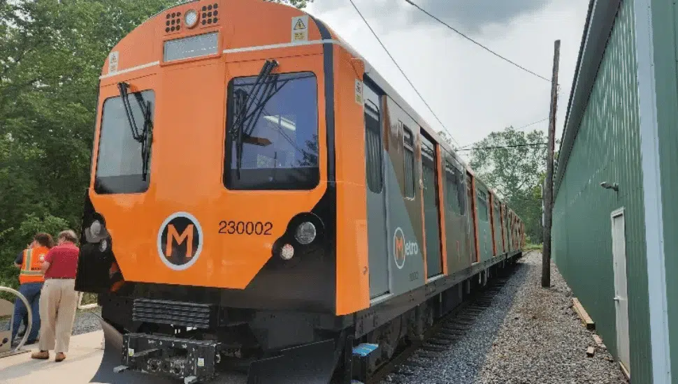 A battery-powered pop up train