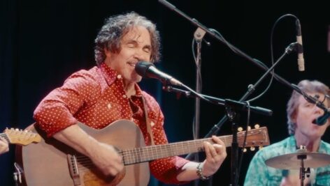 John Oates playing guitar