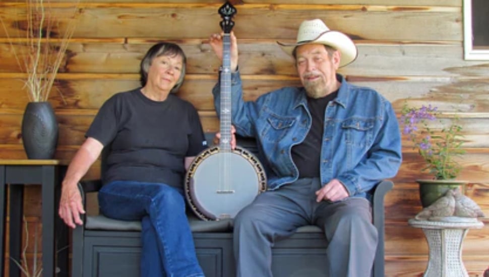 Two folk music players.