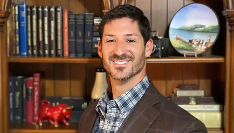 Headshot of middle-aged male professor.