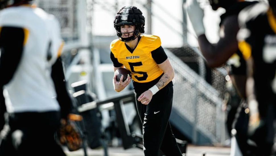 Matt Zollers practices with Mizzou in full pads.