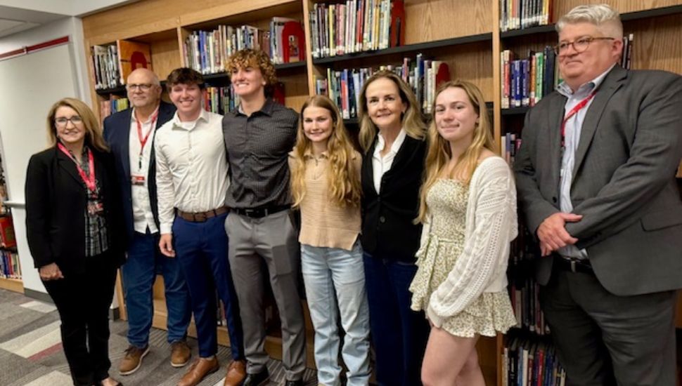 Souderton High School students meet with Congresswoman Madeleine Dean.